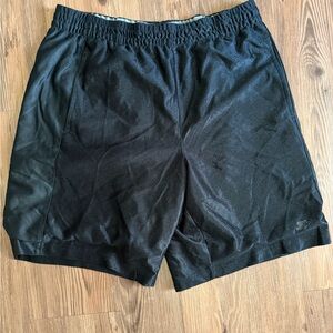 Men’s athletic shorts size medium